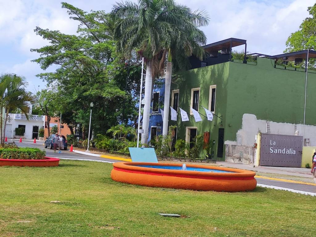 Luis Cresencio Sandoval comprobó la seguridad de Mérida al caminar este domingo por Paseo de&nbsp;Montejo