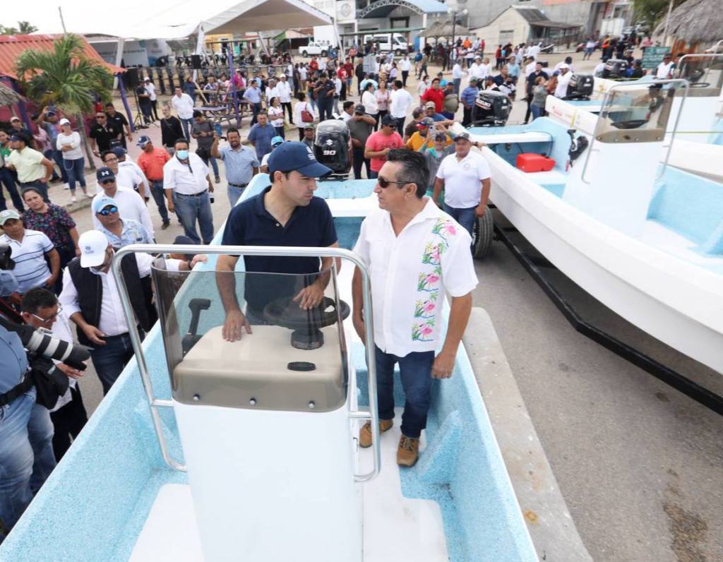 Vila Dosal fue a entregar motores y terminó fungiendo como un rey&nbsp;mago