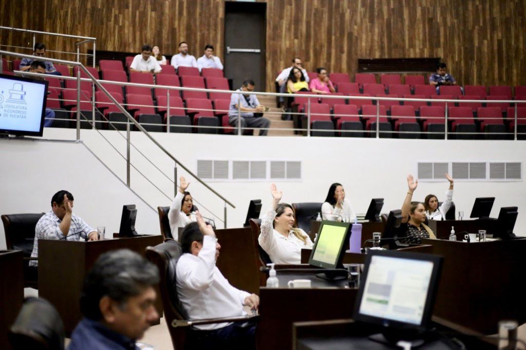 Al ritmo de “Peregrina” Morena se acredita triunfo al acorralar a los panistas para que levantaran la&nbsp;mano