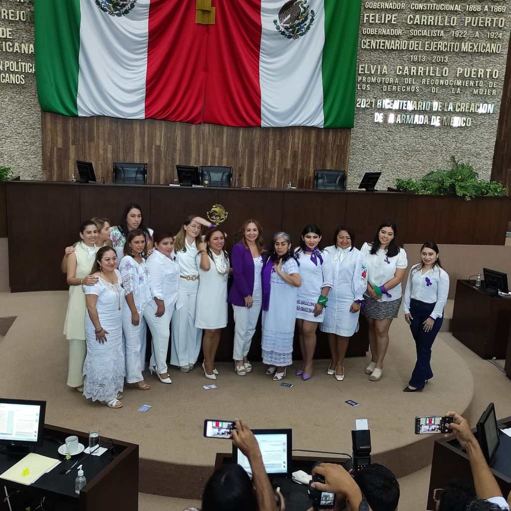 El PRI colocó en aprietos a las mujeres diputadas del PAN con la propuesta de la alternancia de género en el&nbsp;Ejecutivo