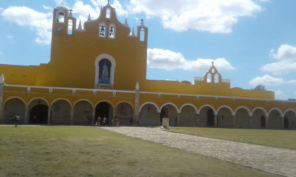 Hay agua y cuevas debajo del convento de&nbsp;Izamal