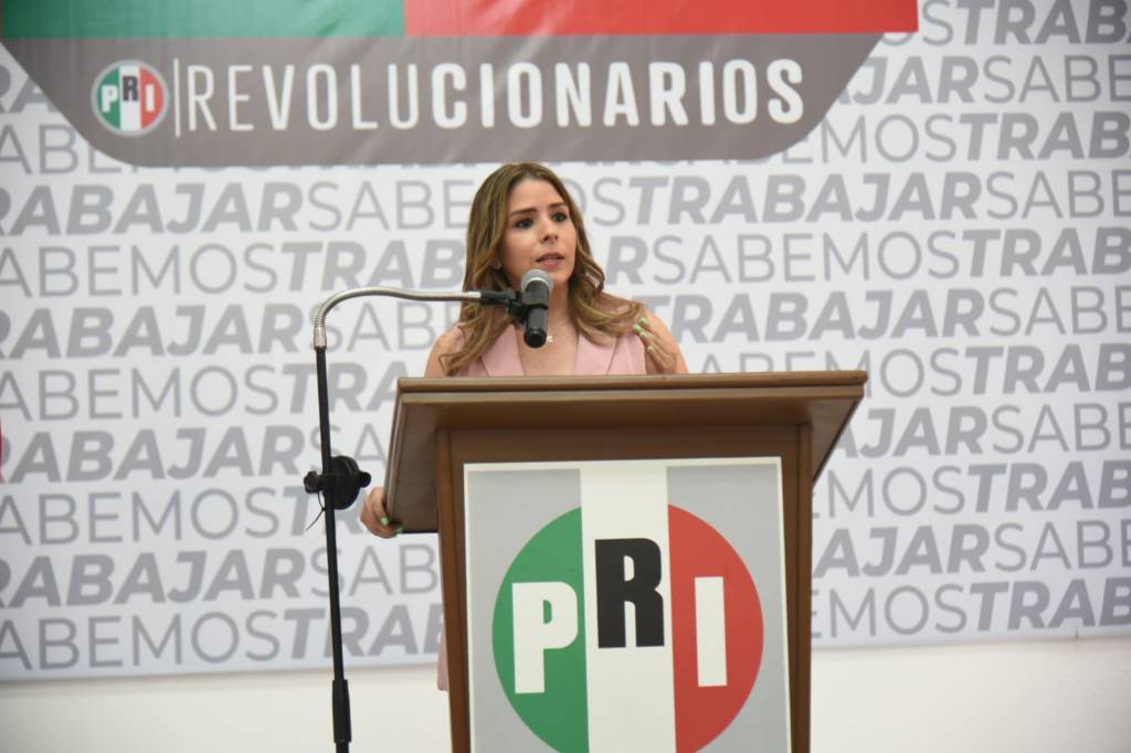 Este es el rostro de mujer del que habla el PRI para contender por Mérida: Linett&nbsp;Escoffié