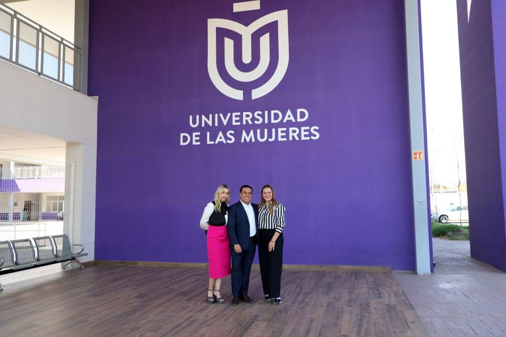 Cecilia Patrón visita la Universidad de las Mujeres en&nbsp;Querétaro