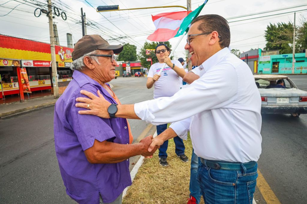 A punta de «suela» Lozano Poveda  recorre el oriente de Mérida y&nbsp;Kanasín