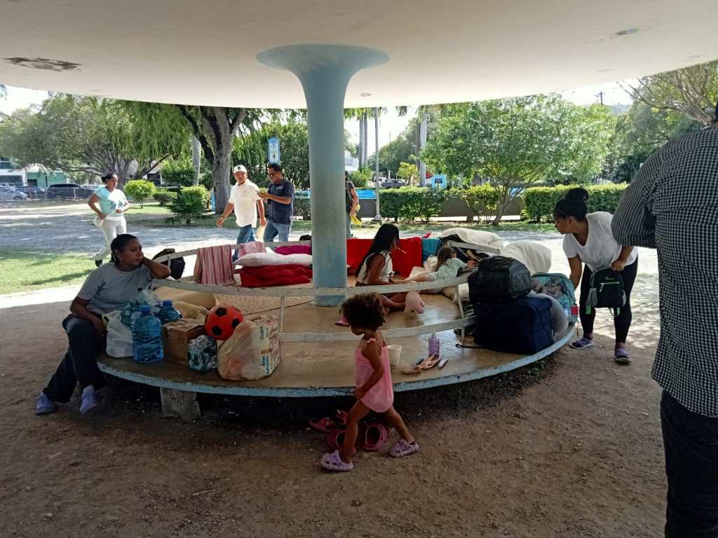 Venezolanos viven en el parque de la Colonia México y sin certezas sobre sus&nbsp;futuros