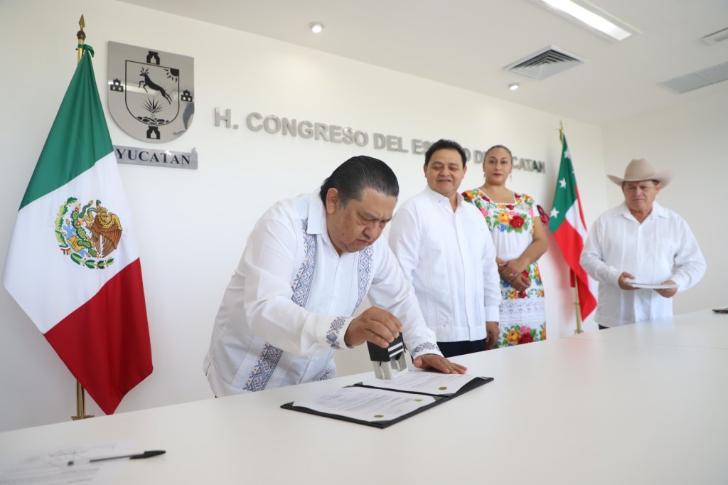 Congreso recibe el informe del fiscal Juan Manuel León&nbsp;León