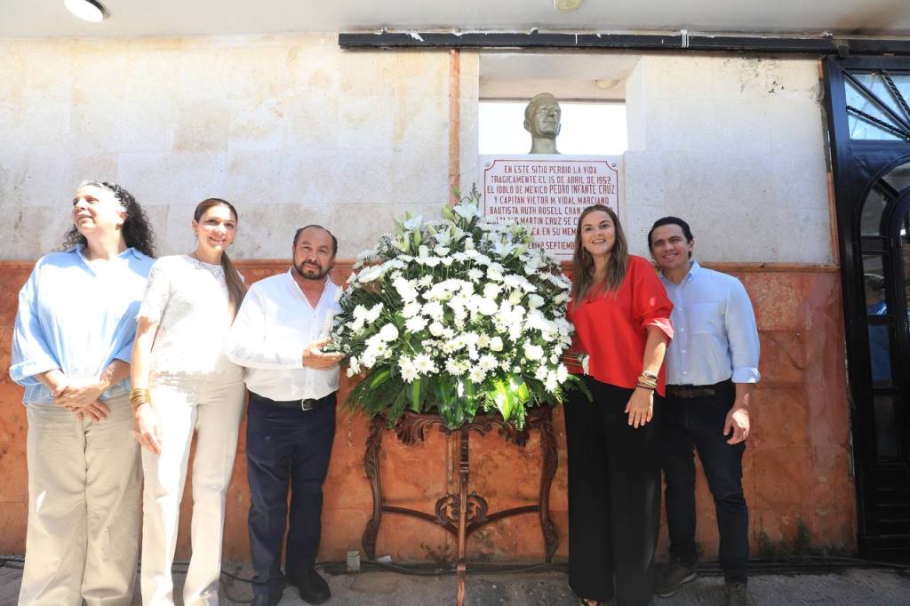 Cecilia Patrón dice presente en el aniversario luctuoso de Pedro&nbsp;Infante