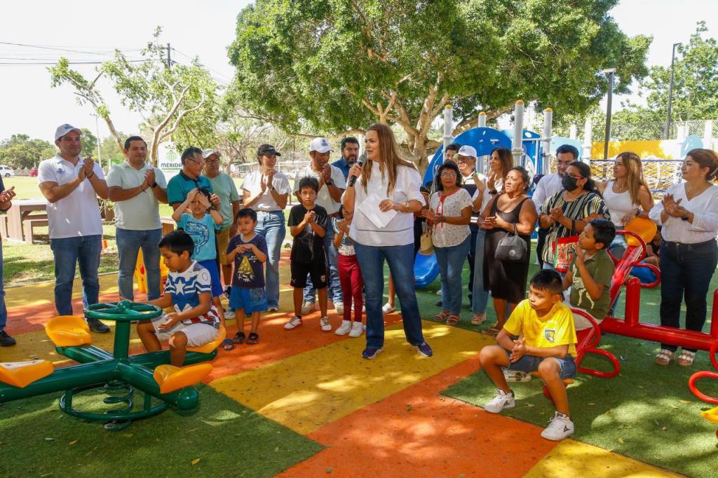 Entrega Cecilia Patrón parque y biblioteca en&nbsp;Xcanatún