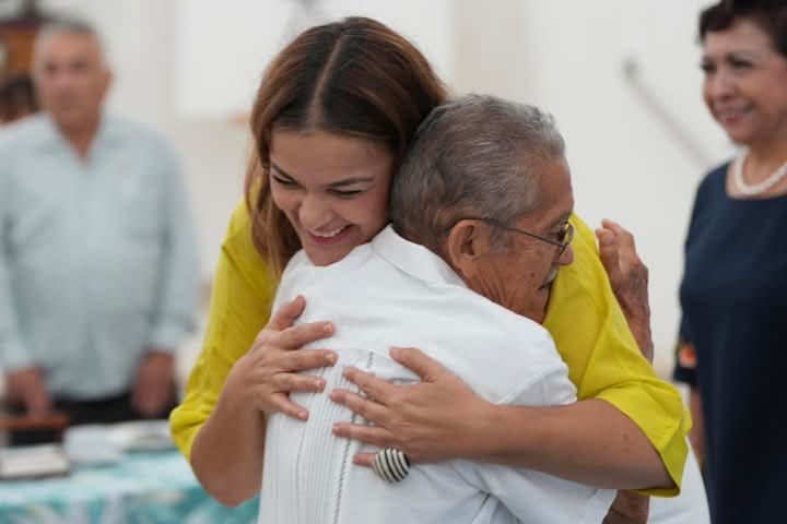 Cecilia Patrón se reúne con pensionados del&nbsp;IMSS