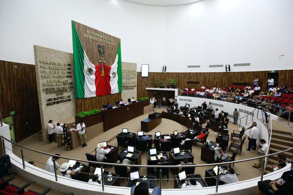 Morena se mostró fuerte como la madera del árbol y respaldado por&nbsp;SCJN