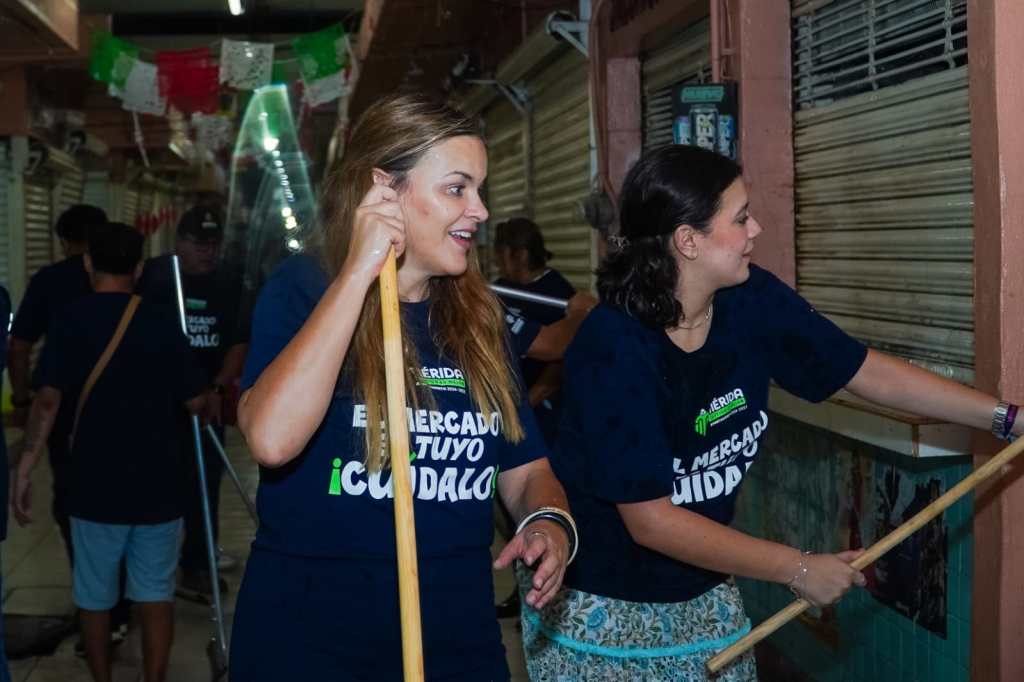«Con limpieza integral del Mercado Lucas de Gálvez, cuidamos el corazón de comercio local de Mérida»: Cecilia&nbsp;Patrón
