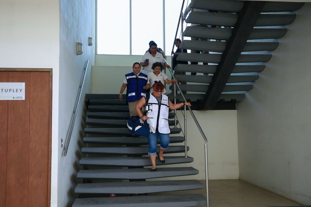 Simulacro de incendio en el Congreso de&nbsp;Yucatán