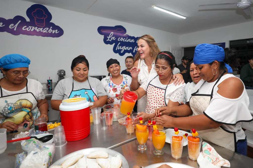 En Mérida se gobierna por el desarrollo de las mujeres y sus familias: Cecilia&nbsp;Patrón