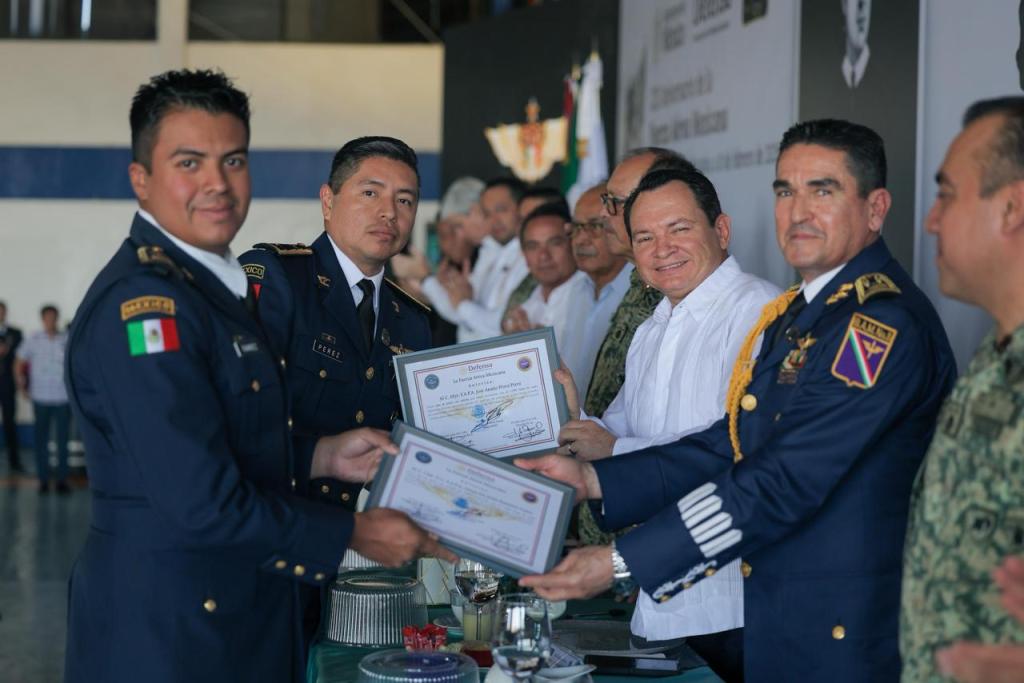 Gobernador Joaquín Díaz Mena preside el CXI aniversario de la Fuerza Aérea&nbsp;Mexicana