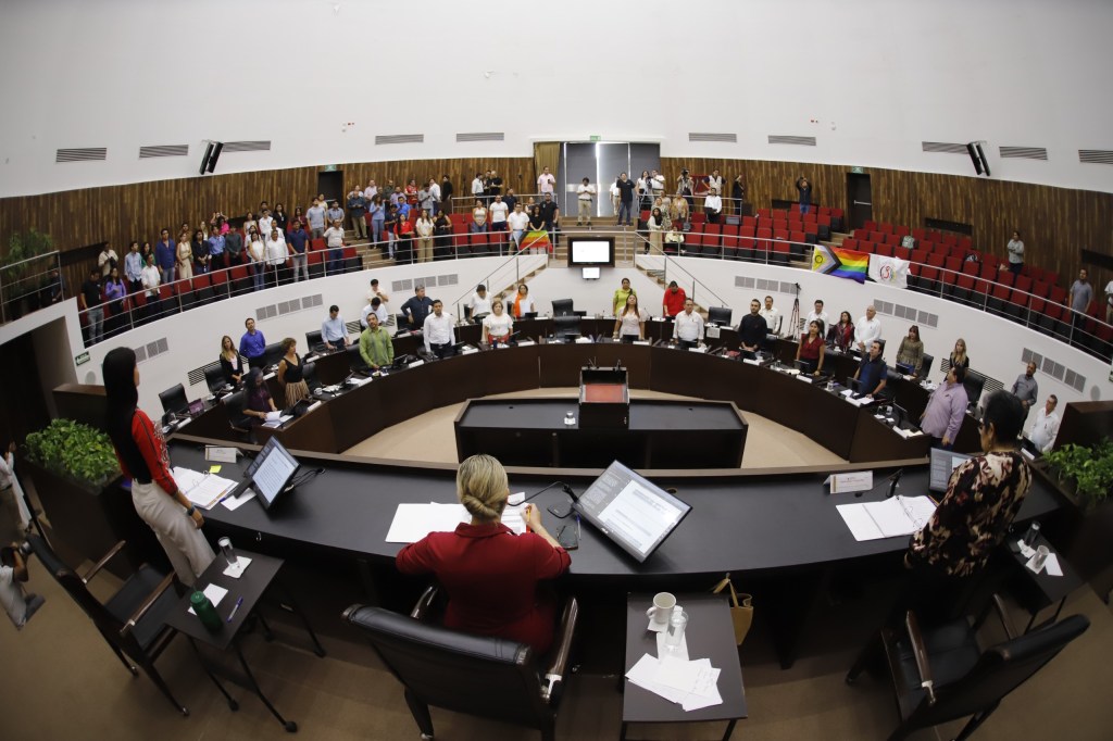 Minuta «caliente» de nacionalidad y cuadrangular por los derechos de las personas con&nbsp;VIH
